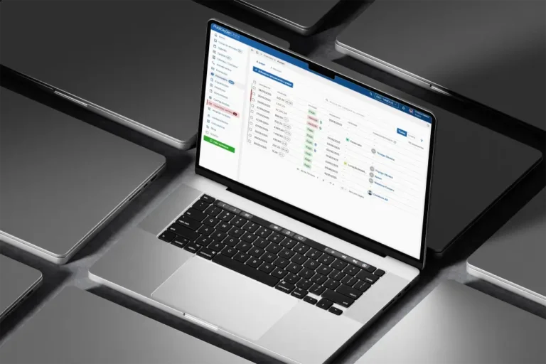 Tela de notebook exibindo o painel ddo módulo financeiro do POL ADV, representando tecnologia e gestão de informações.